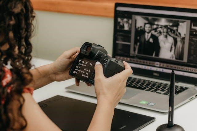 The Impact of Backgrounds on Professional Profile Pictures